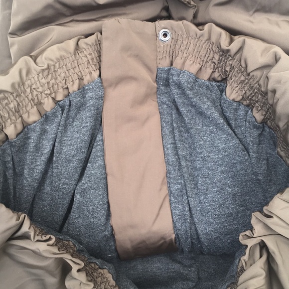 Brand New Gap puffy vest Medium - Picture 3 of 5